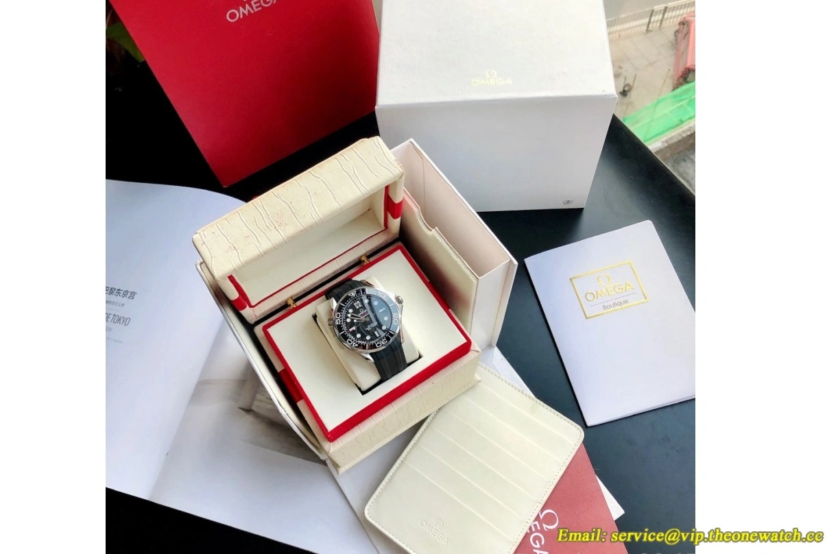 GDF 42mm RU Seamaster MY8215 300m Dial Black SS 0423